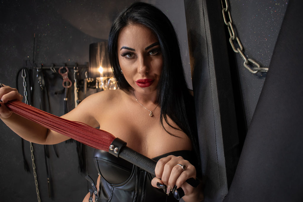 Mistress Sonnya – Romanticizing  Whipping